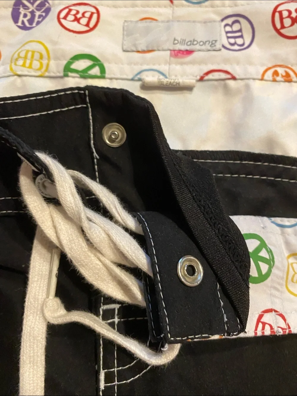 Juniors Billabong White Swim Shorts with Multicolor Logo Circles size 5